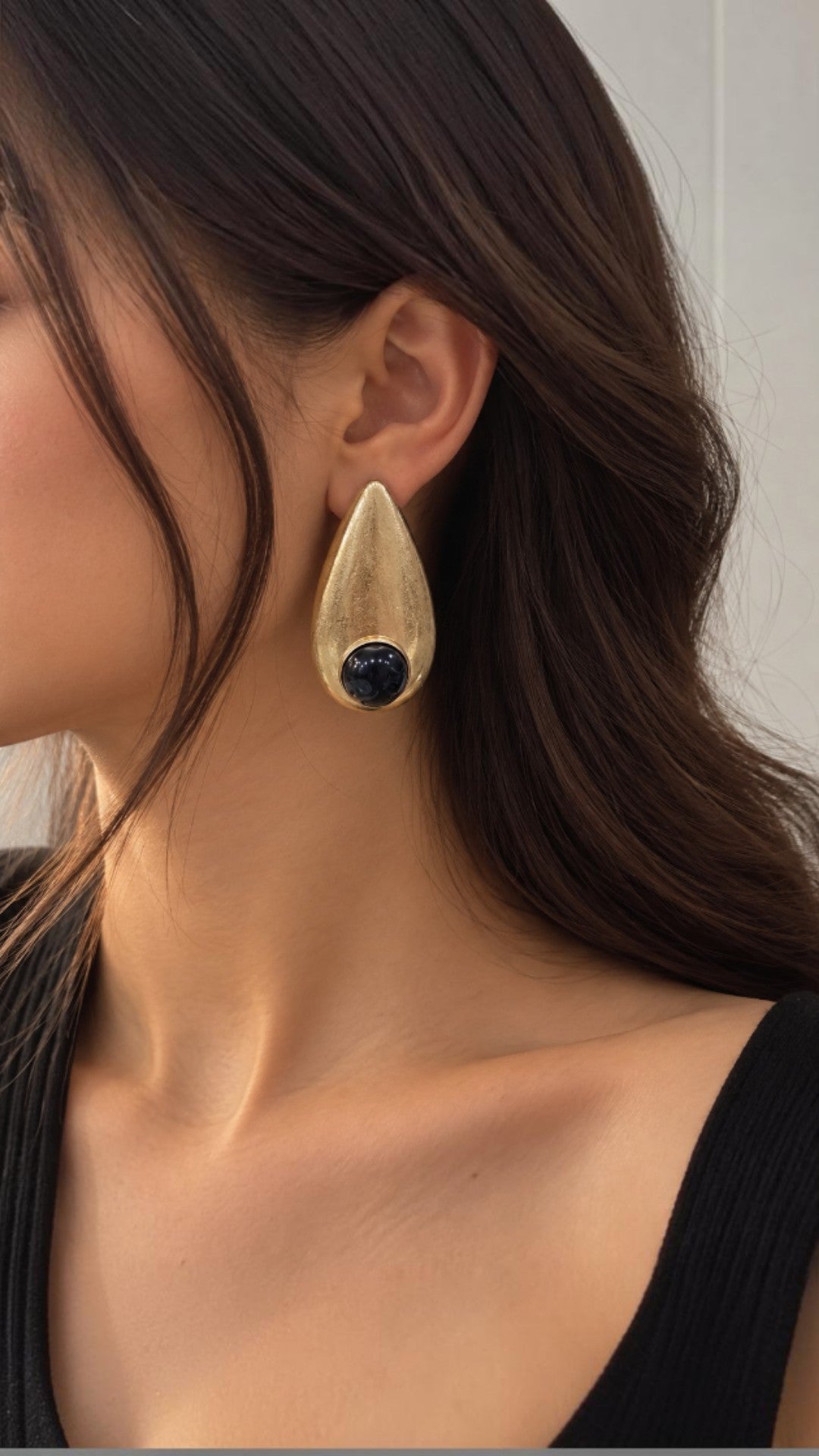 Tiri gold/black earring