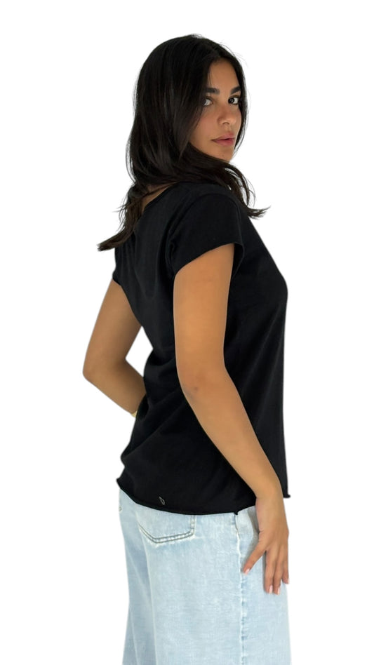Robin Black T-Shirt
