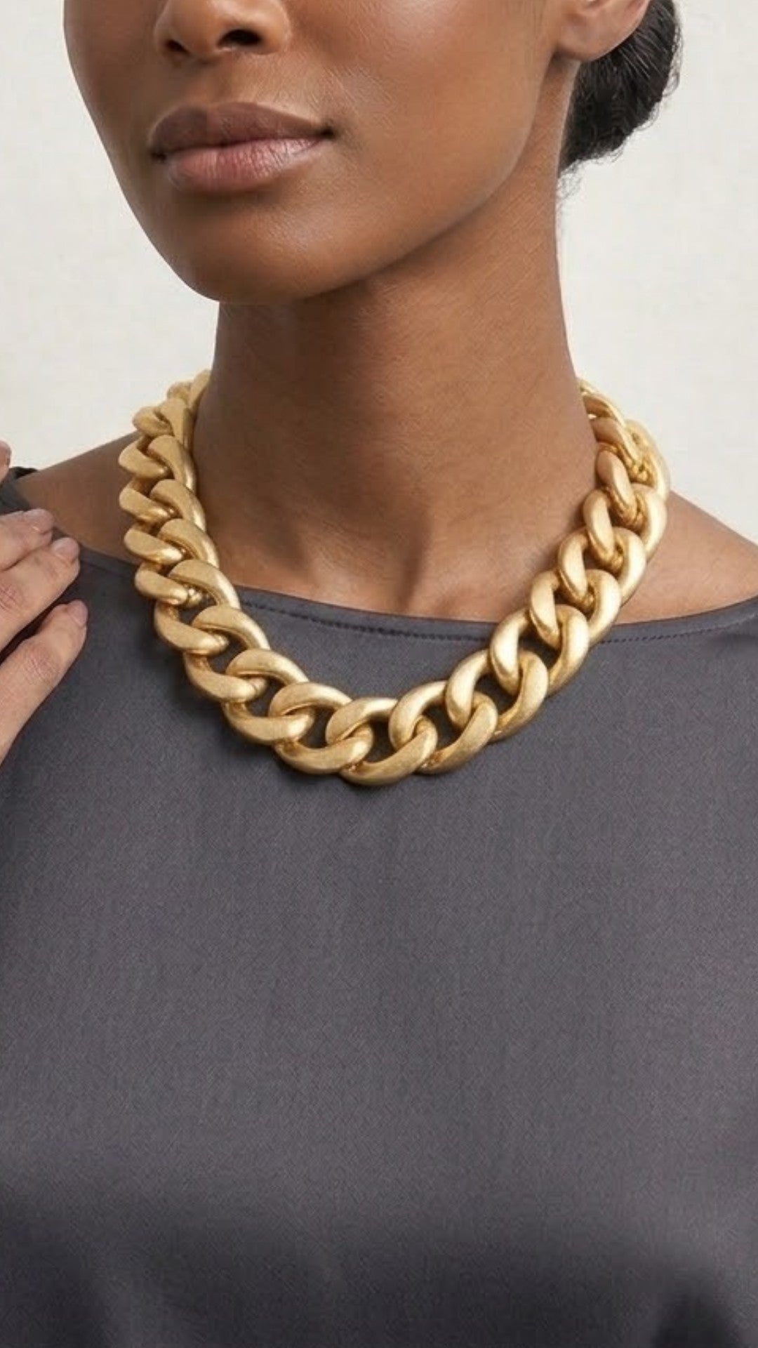Chiara gold necklace