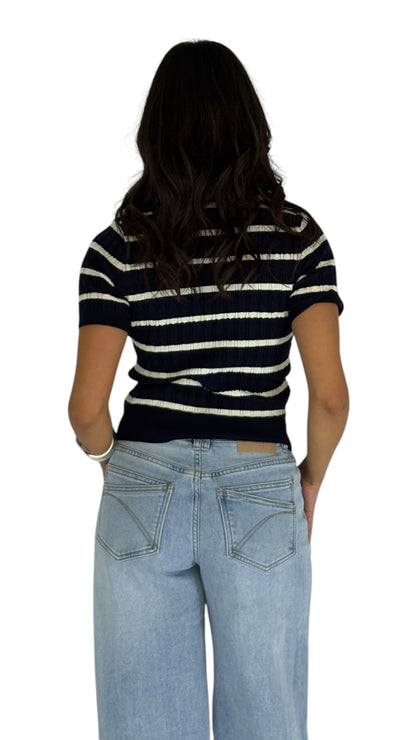 Amas White/Black Top