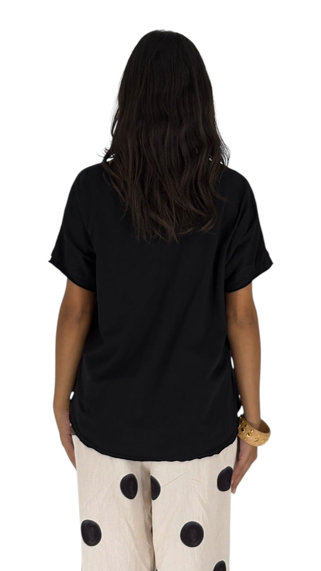 Lari Black T-Shirt
