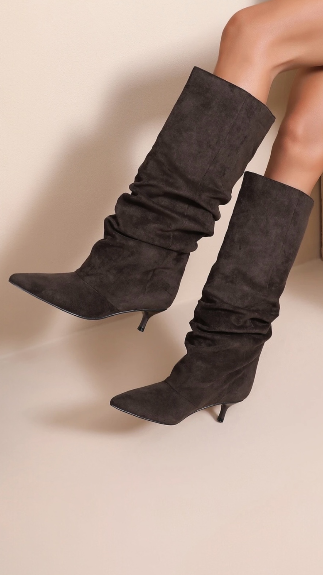 Pleated low-heel boots