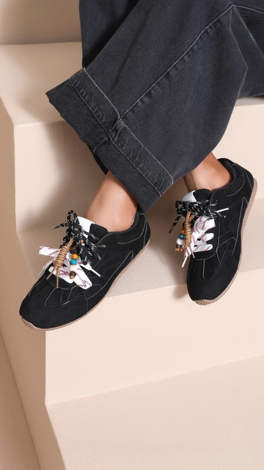 Casual Canvas Sneakers – Urban Lace-Up Style