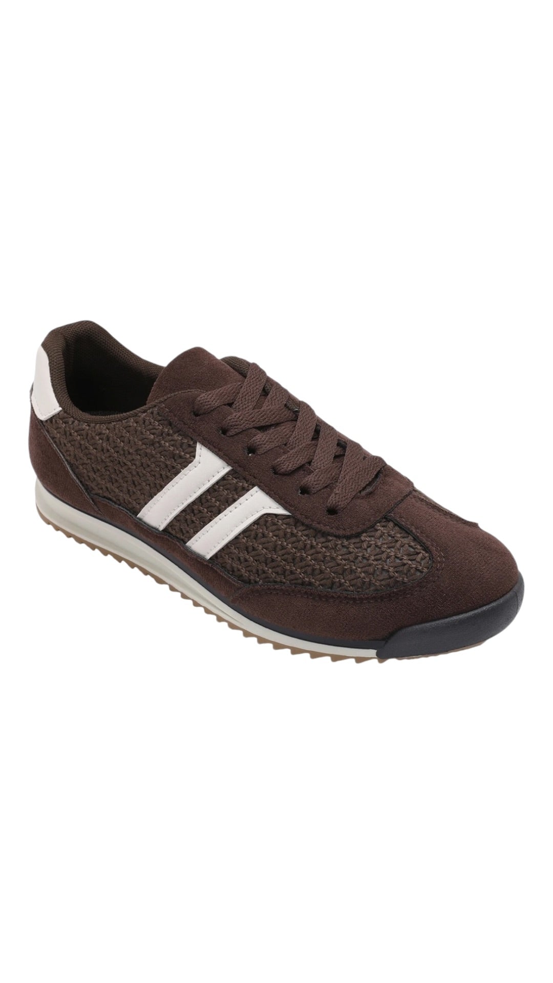 Sneakers with contrasting details