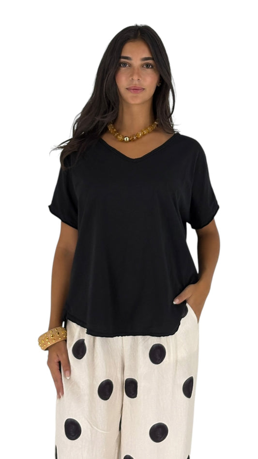 Lari Black T-Shirt