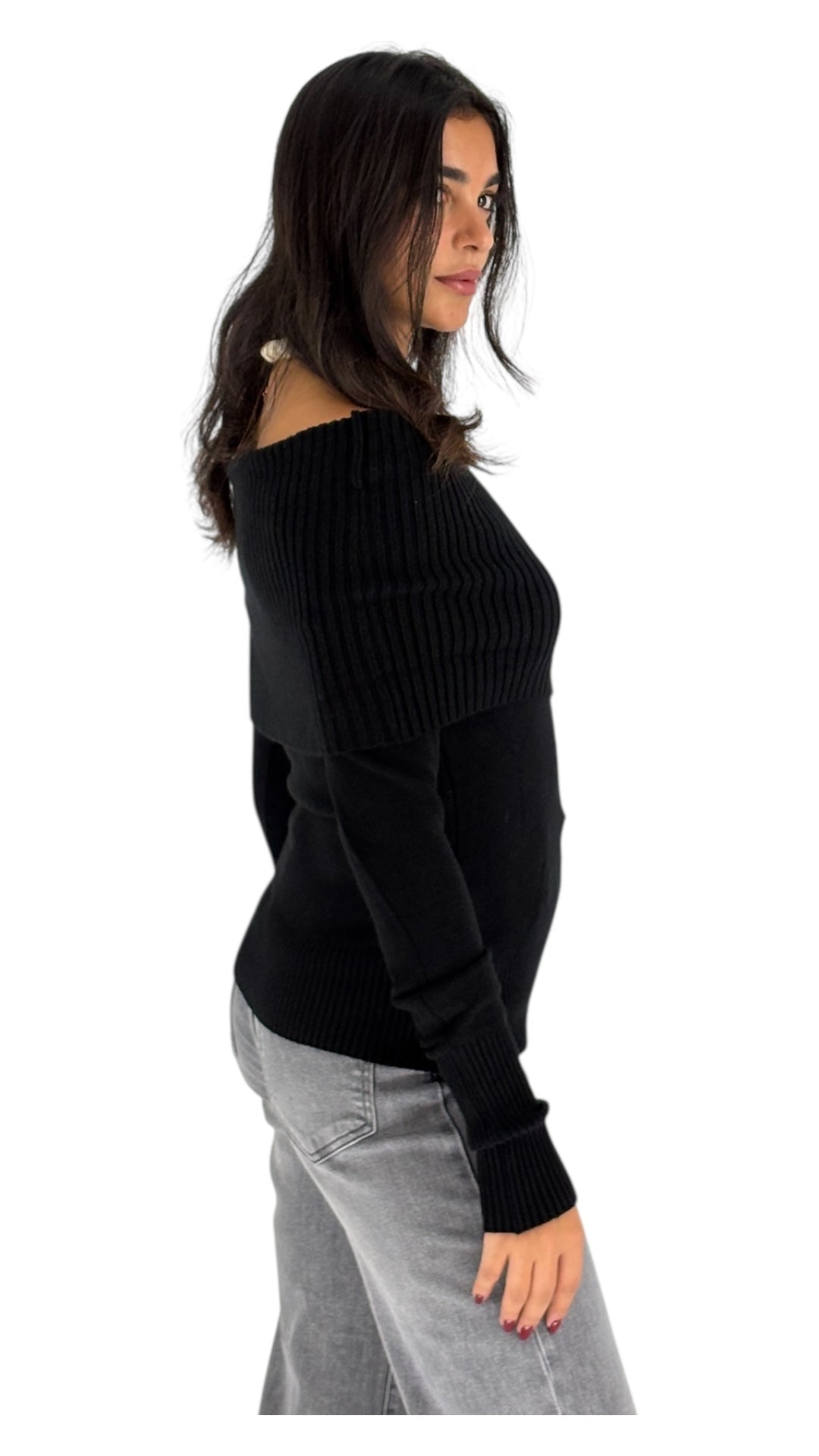 Arven Black Off-Shoulder Top