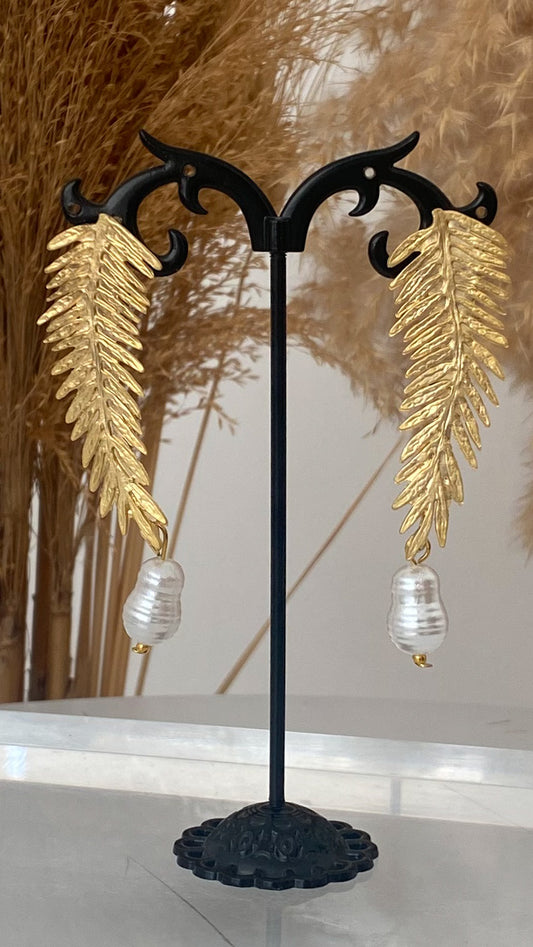 Feather gold earrings
