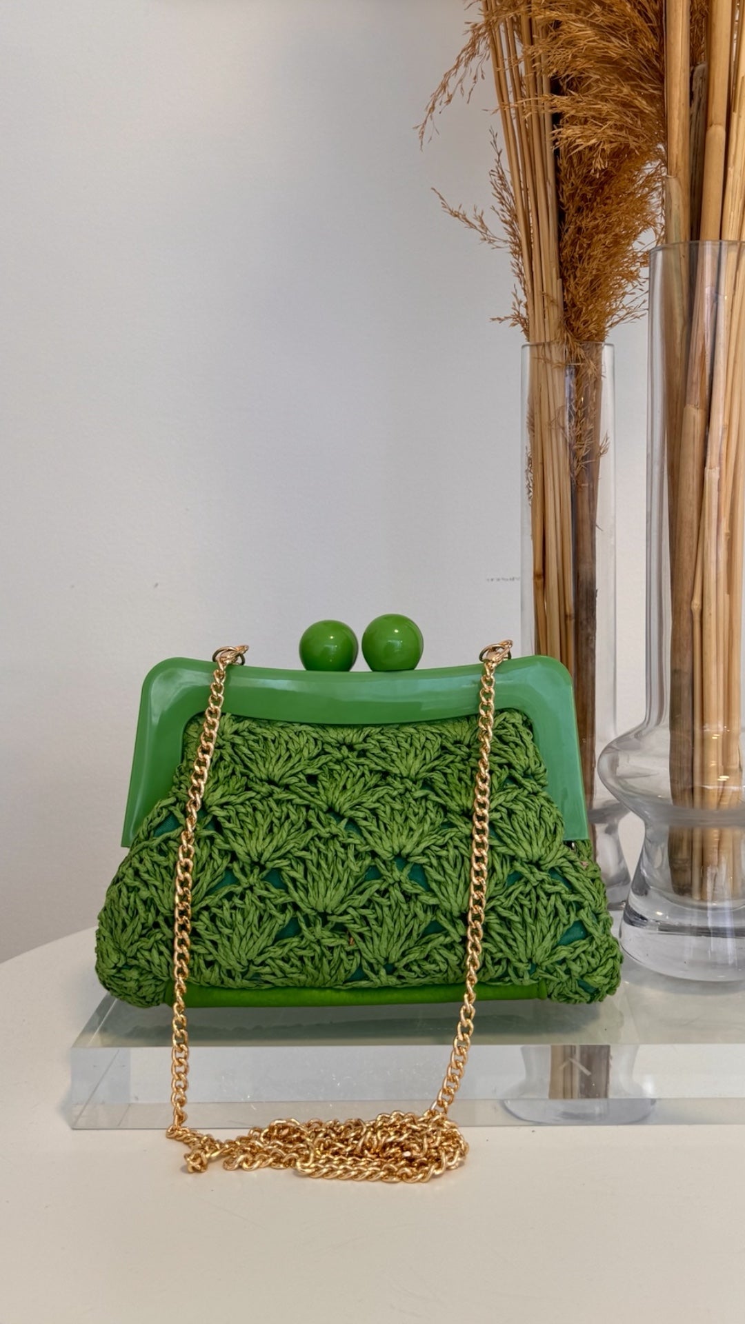 حقيبة هيناتا باللون الأخضر